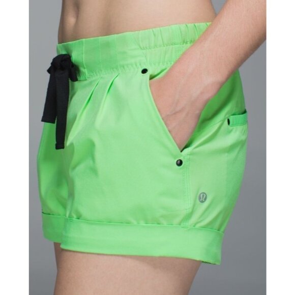 Lululemon Spring Break Away 3” Shorts Swift Drawstring Green Mid-Rise Size 4 - Picture 3 of 10